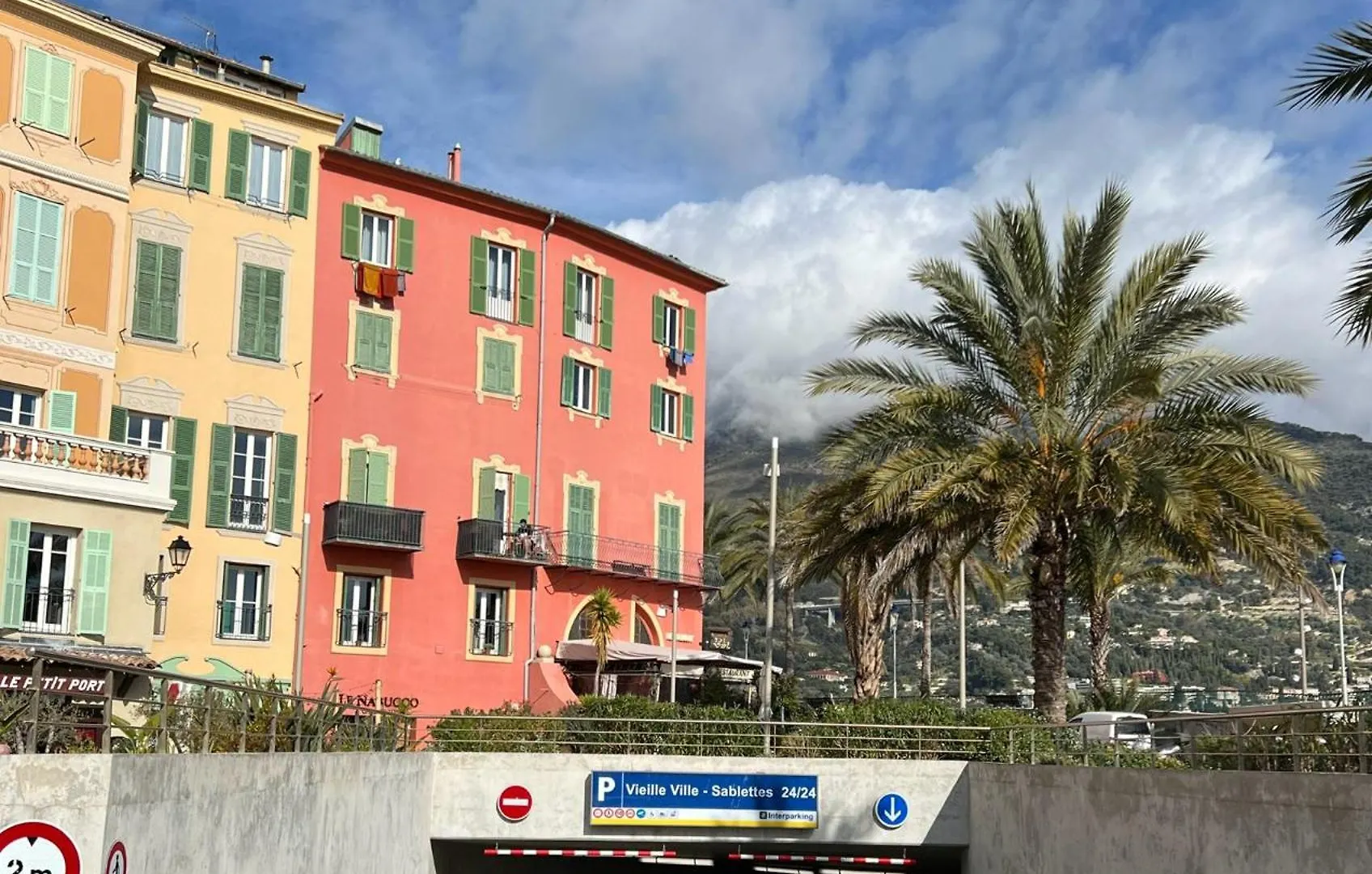 Menton Ciapetta Apartment